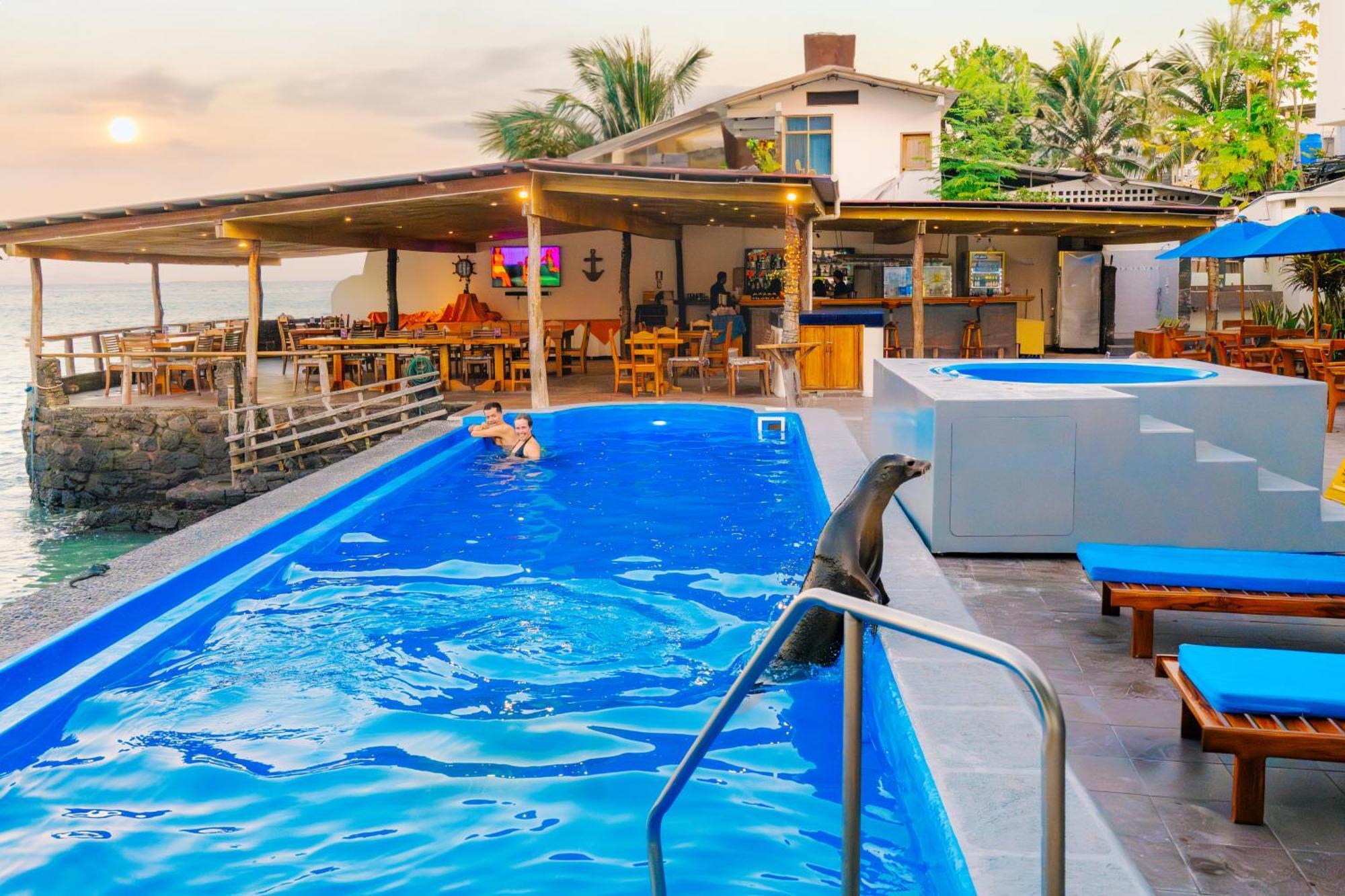 Hotel Solymar Puerto Ayora  Esterno foto