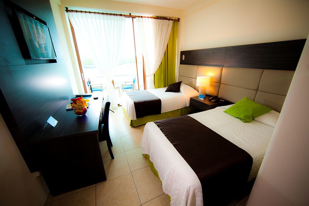Hotel Solymar Puerto Ayora  Esterno foto